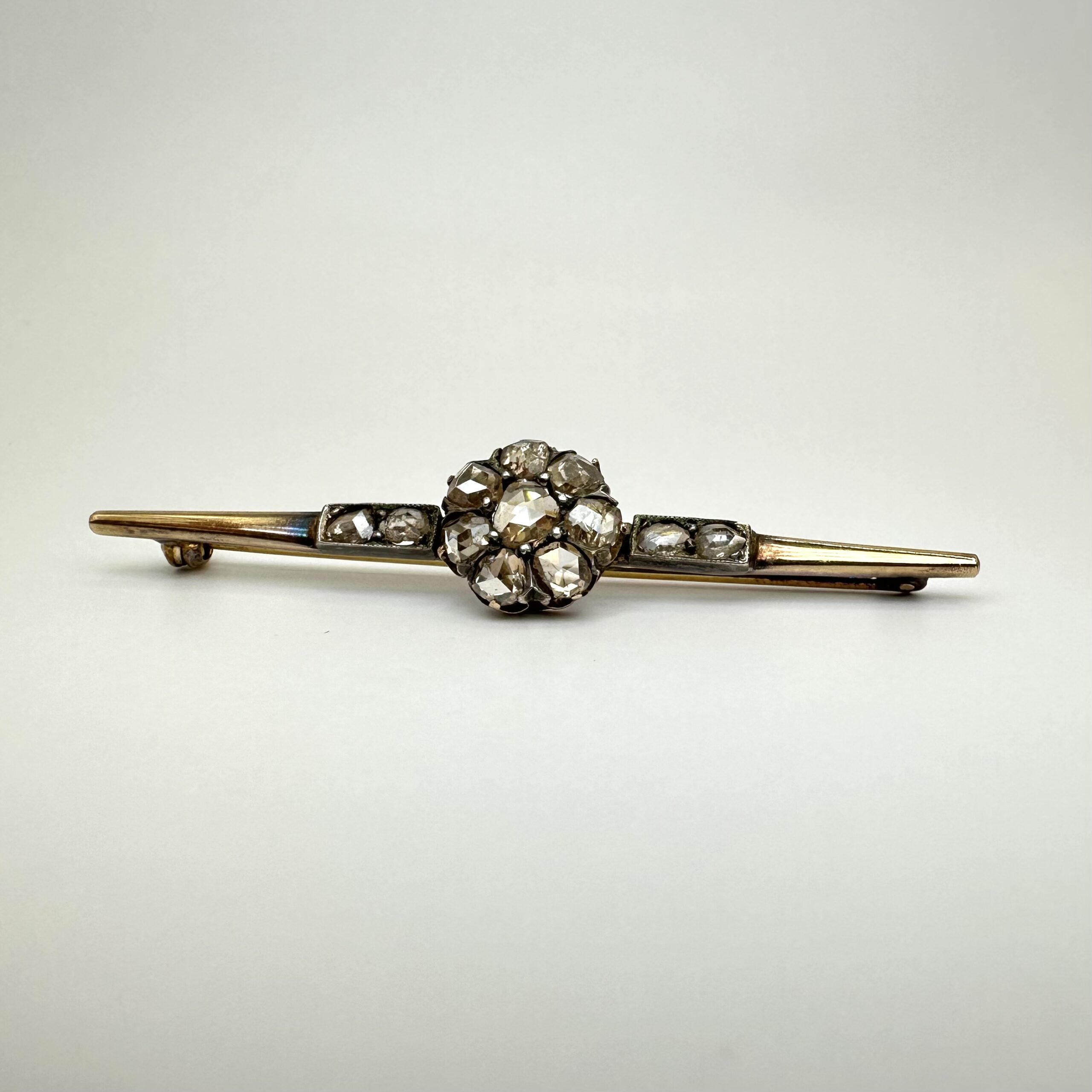 Antyczna broszka z 18-karatowego złota