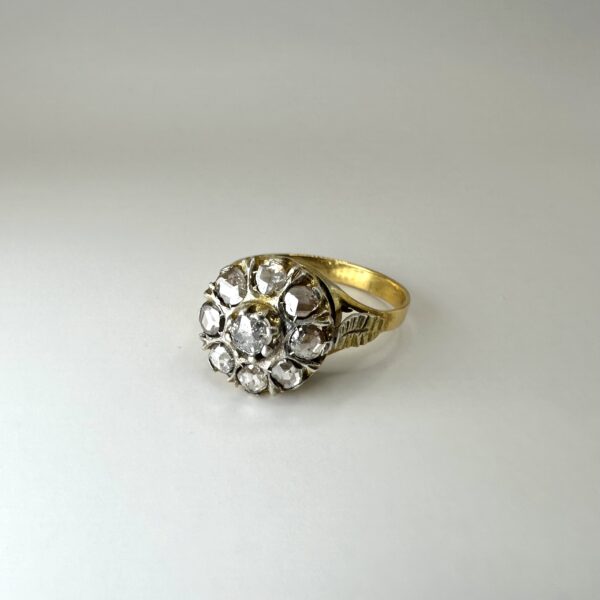 Pierścionek z diamentami